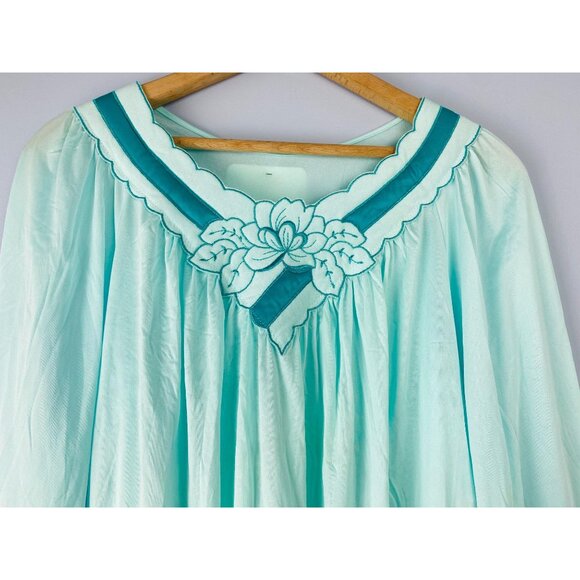 Vintage NWT Shadowline Cuddlemere Nightgown with Embroidered Detail, Size Small - Picture 4 of 10